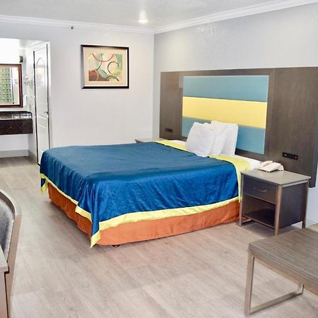 לה פואנטה Budget Inn מראה חיצוני תמונה