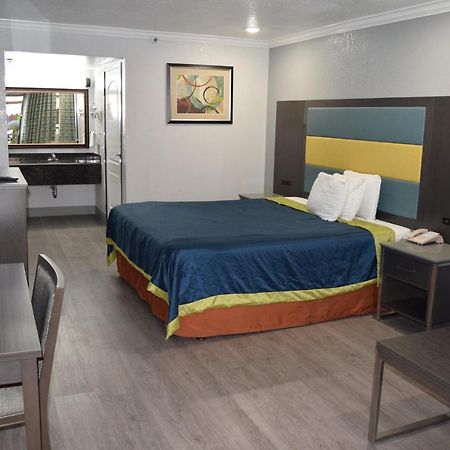 לה פואנטה Budget Inn מראה חיצוני תמונה