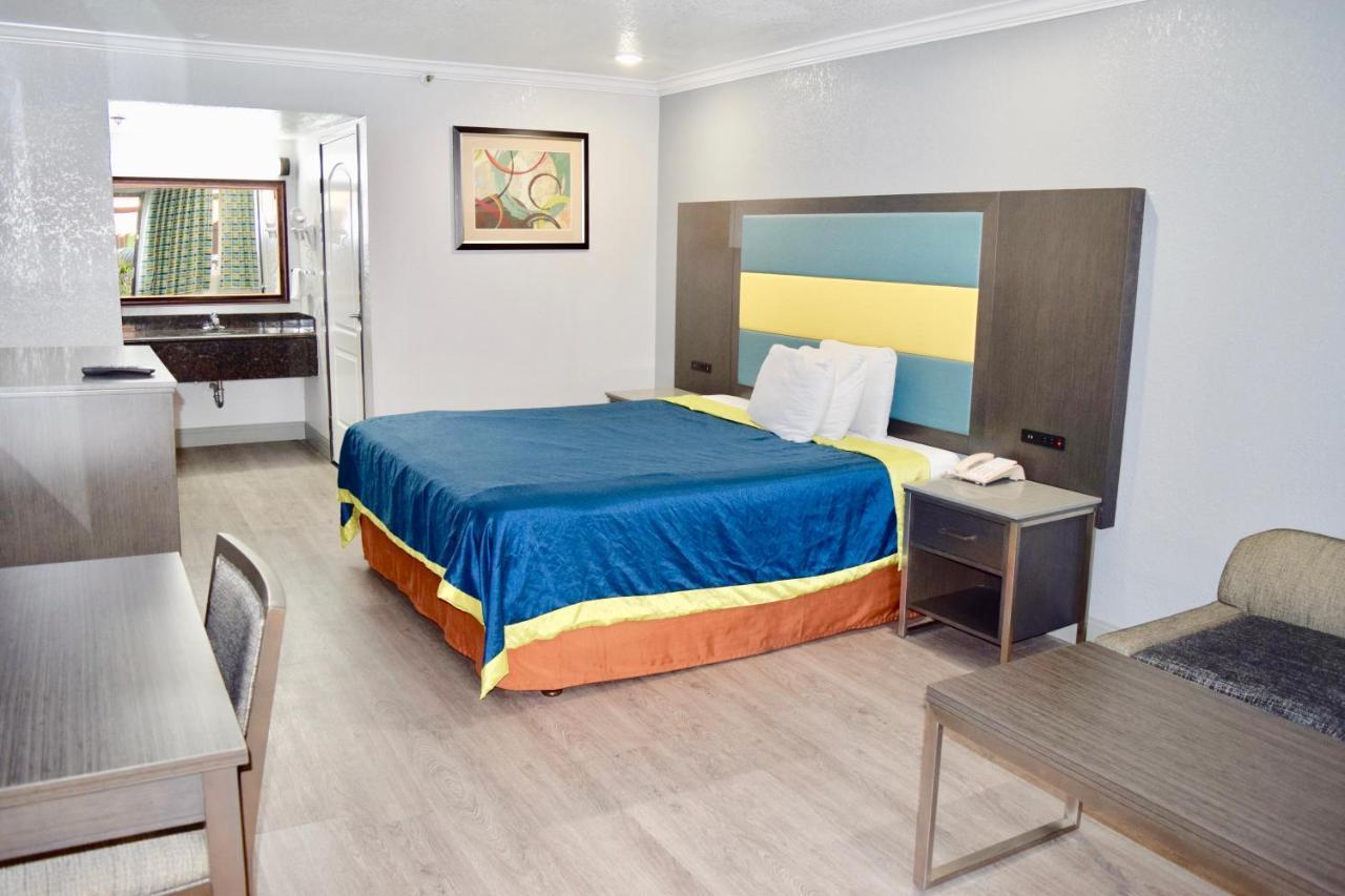 לה פואנטה Budget Inn מראה חיצוני תמונה