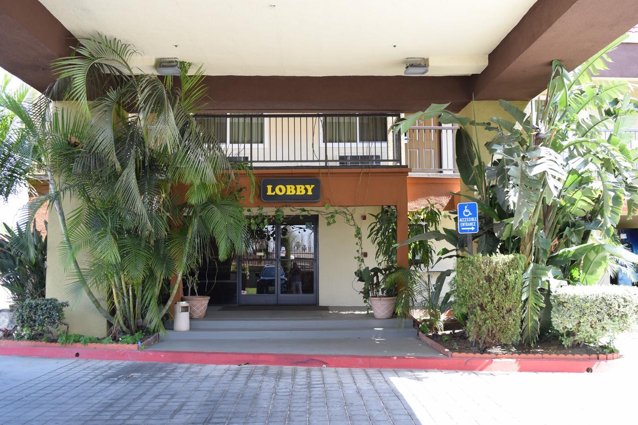לה פואנטה Budget Inn מראה חיצוני תמונה