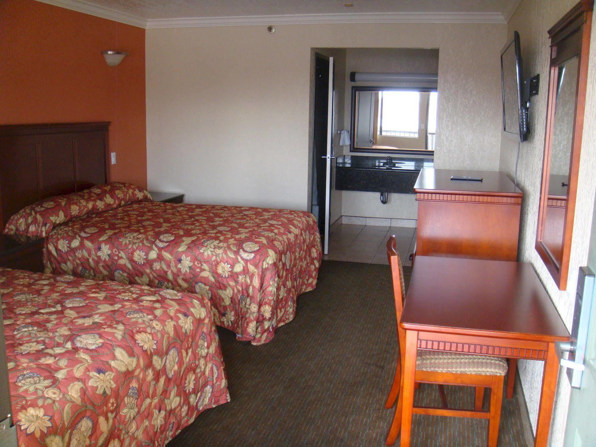 לה פואנטה Budget Inn מראה חיצוני תמונה