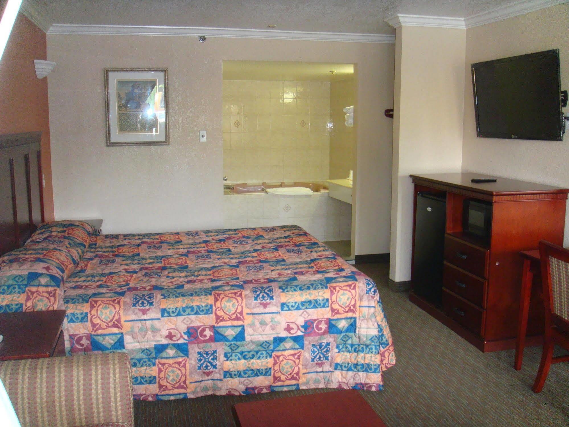 לה פואנטה Budget Inn מראה חיצוני תמונה